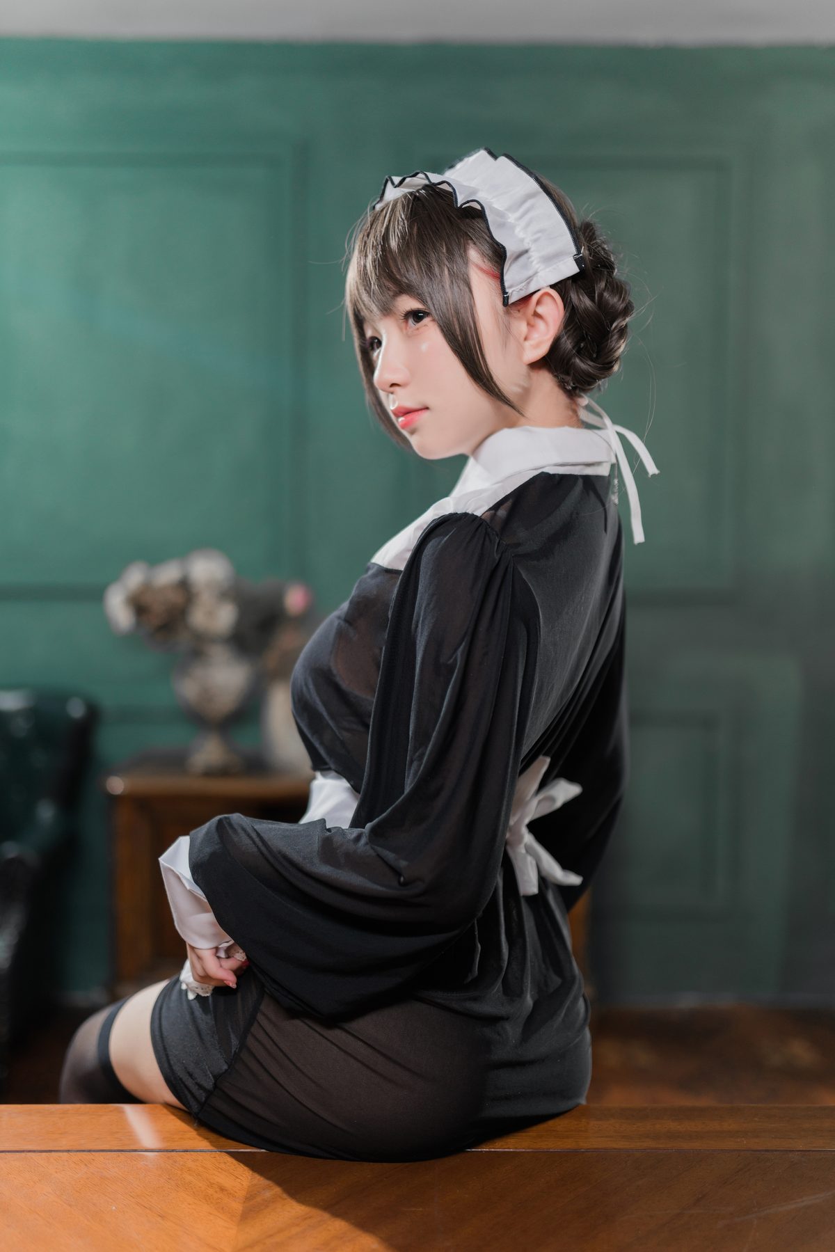 Coser@花铃 - 黑丝透明短裙女仆