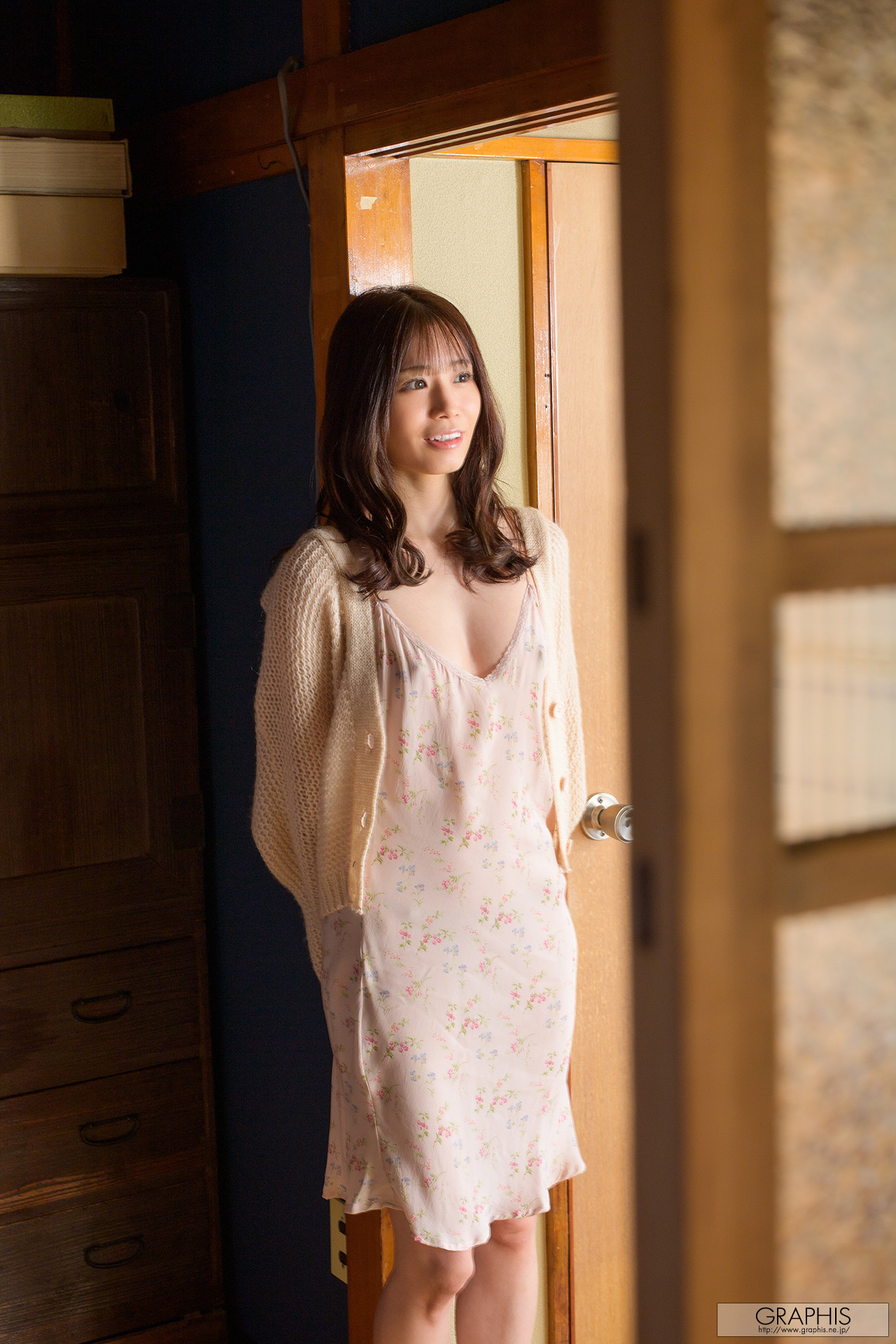 Nana Miho 未歩なな, [Graphis] Gals 「VIVACIOUS」 Vol.01+02 [40P]