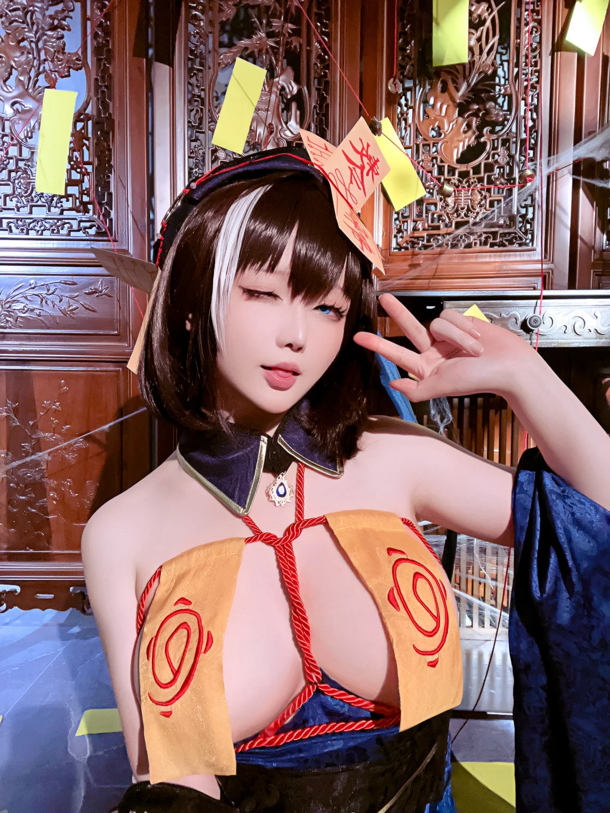 Coser小姐姐星之迟迟万圣节华甲主题性感情趣巫女装扮配白丝袜秀惹火身材诱惑写真 [129P]