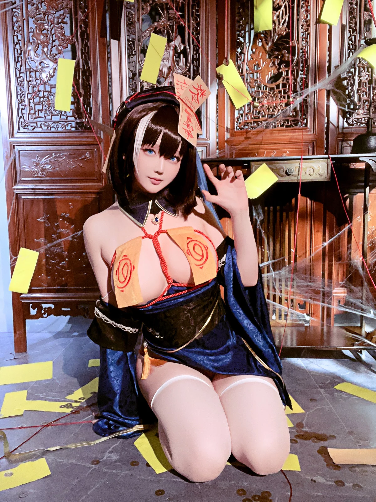 Coser小姐姐星之迟迟万圣节华甲主题性感情趣巫女装扮配白丝袜秀惹火身材诱惑写真 [129P]