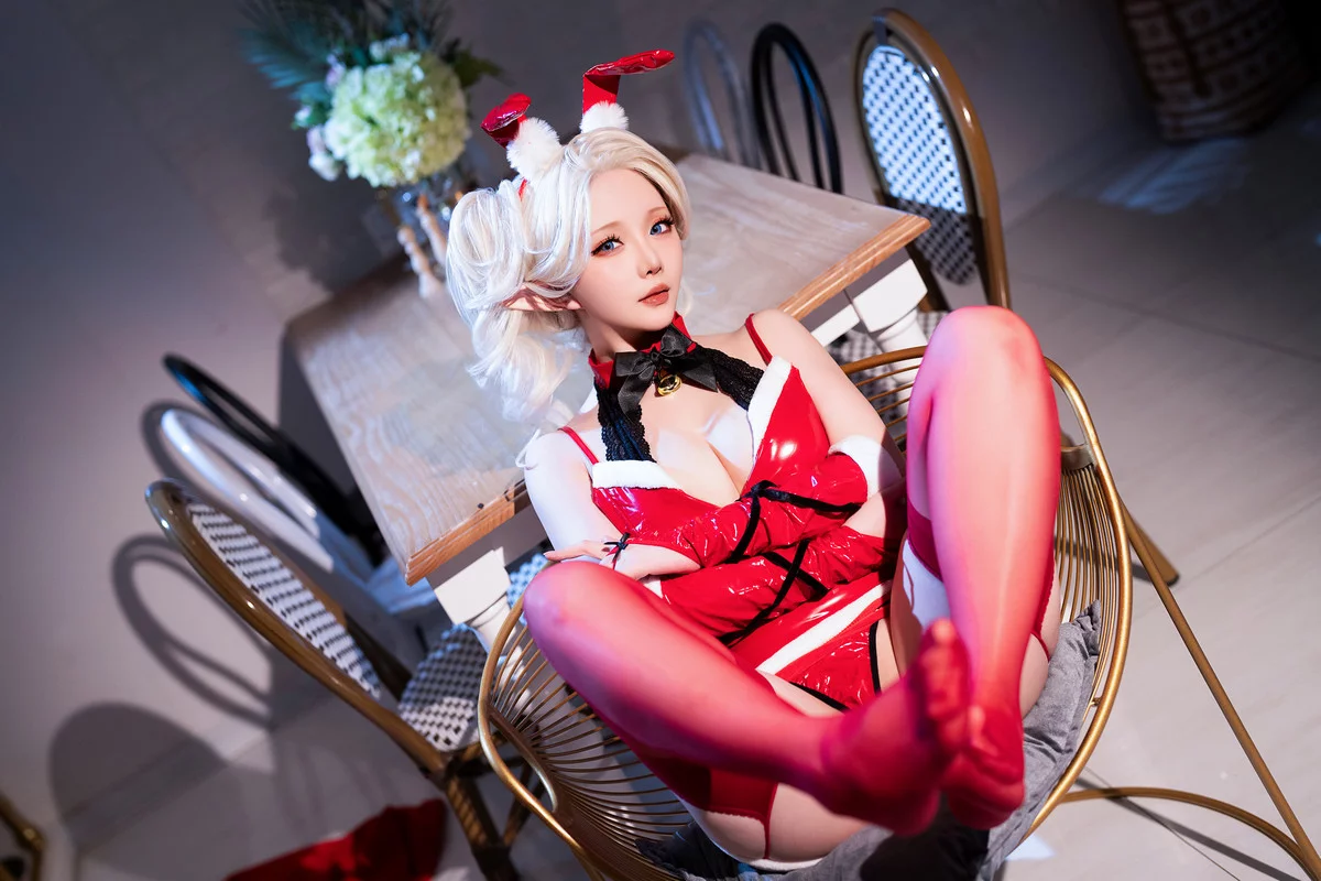 Coser小姐姐星之迟迟圣诞精灵C主题性感红色皮质兔女郎服饰配红丝吊袜完美诱惑写真 [90P]