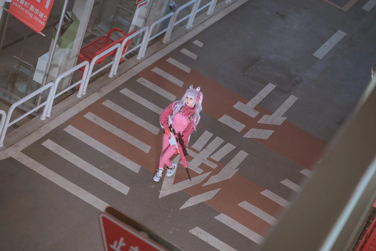 阳光美少女萌芽儿o0爱丽丝主题户外性感粉红连体衣紧身秀凹凸身材撩人诱惑写真 [108P]