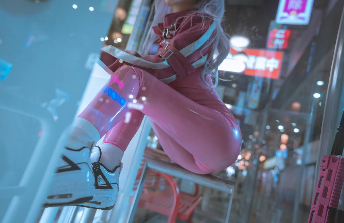 阳光美少女萌芽儿o0爱丽丝主题户外性感粉红连体衣紧身秀凹凸身材撩人诱惑写真 [108P]