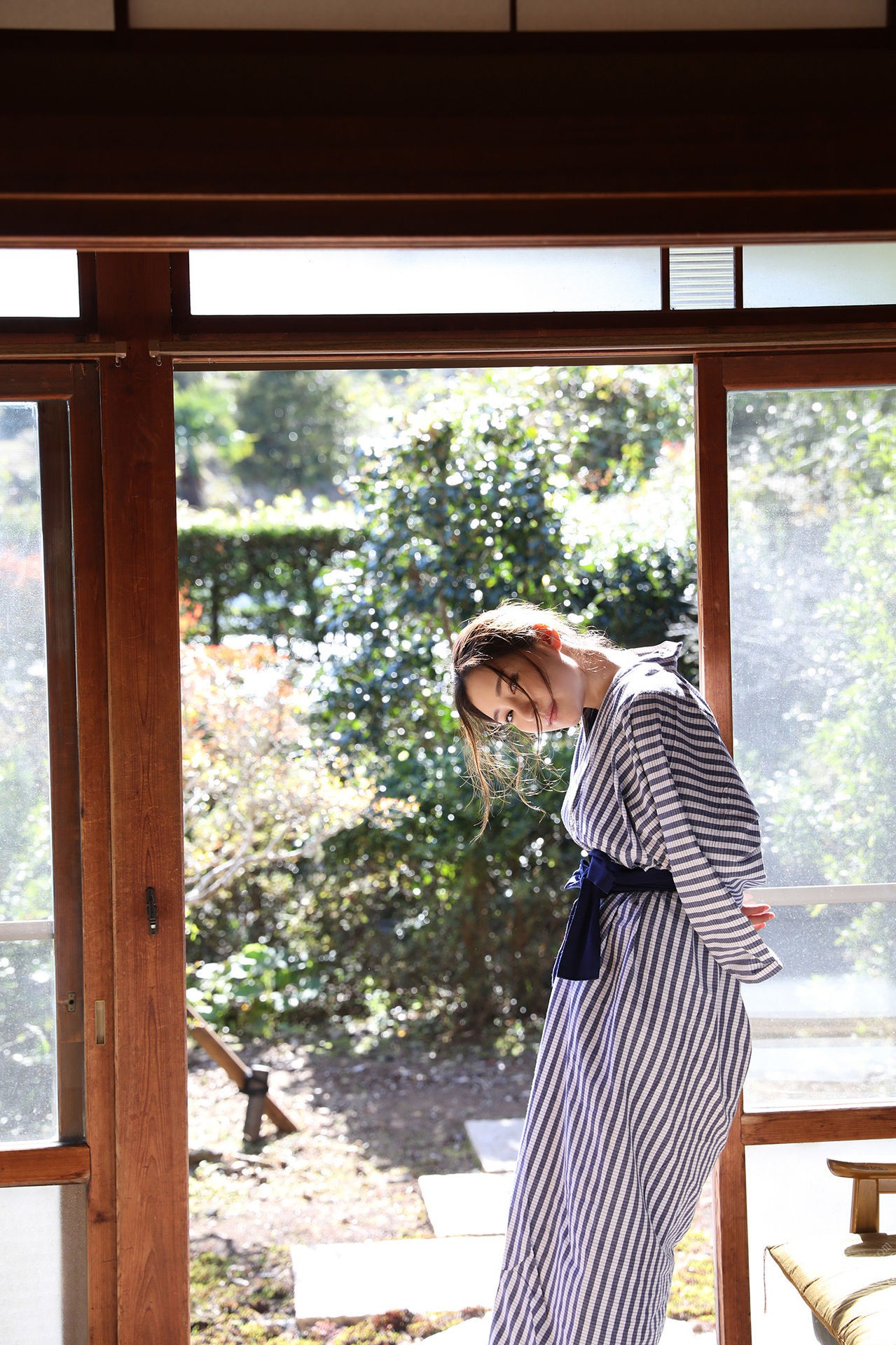 美乃すずめ 小野夕子, 週刊ポストデジタル写真集 神戸の女ＶＳ湘南の女 愛をちょうだい Set.03 [26P]