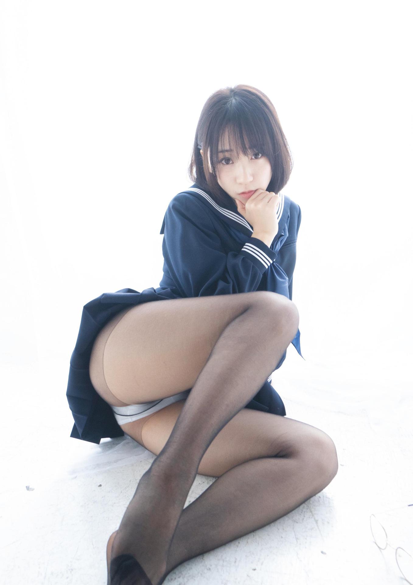 Moe Iori 伊織もえ, 写真集 1億3000万人の黒タイツ星人！黒だ白だ正義だ悪だ関係ないッ！！パンツが正義を守るお♥ Set 02 [32P]