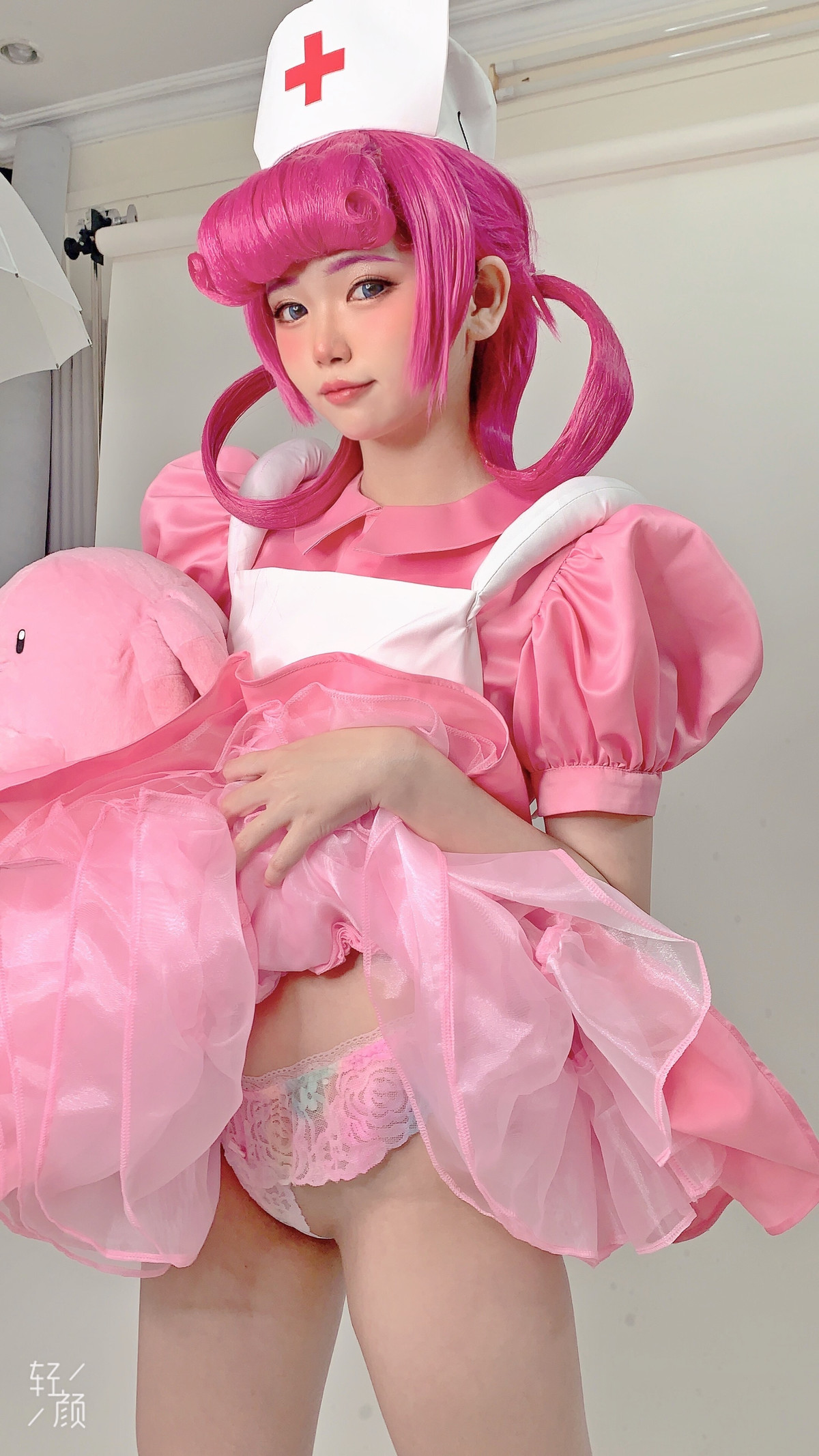 Cosplay ZinieQ Nurse Joy [35P]