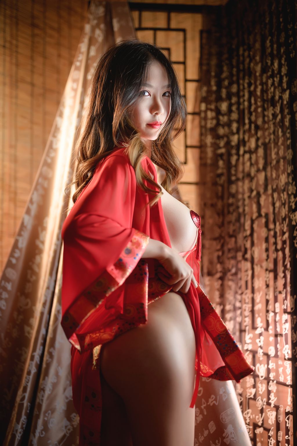 Coser @ 抖 娘 - 利 世: 红 肚兜