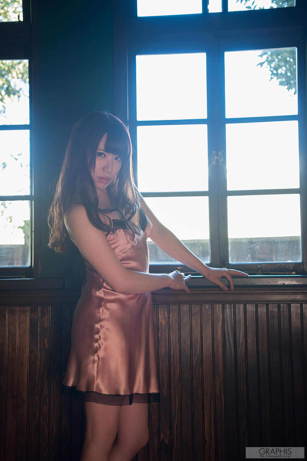 Rin Hatsumi 初美りん, [Graphis] Gals 『Look at me!』 Vol.02 [35P]