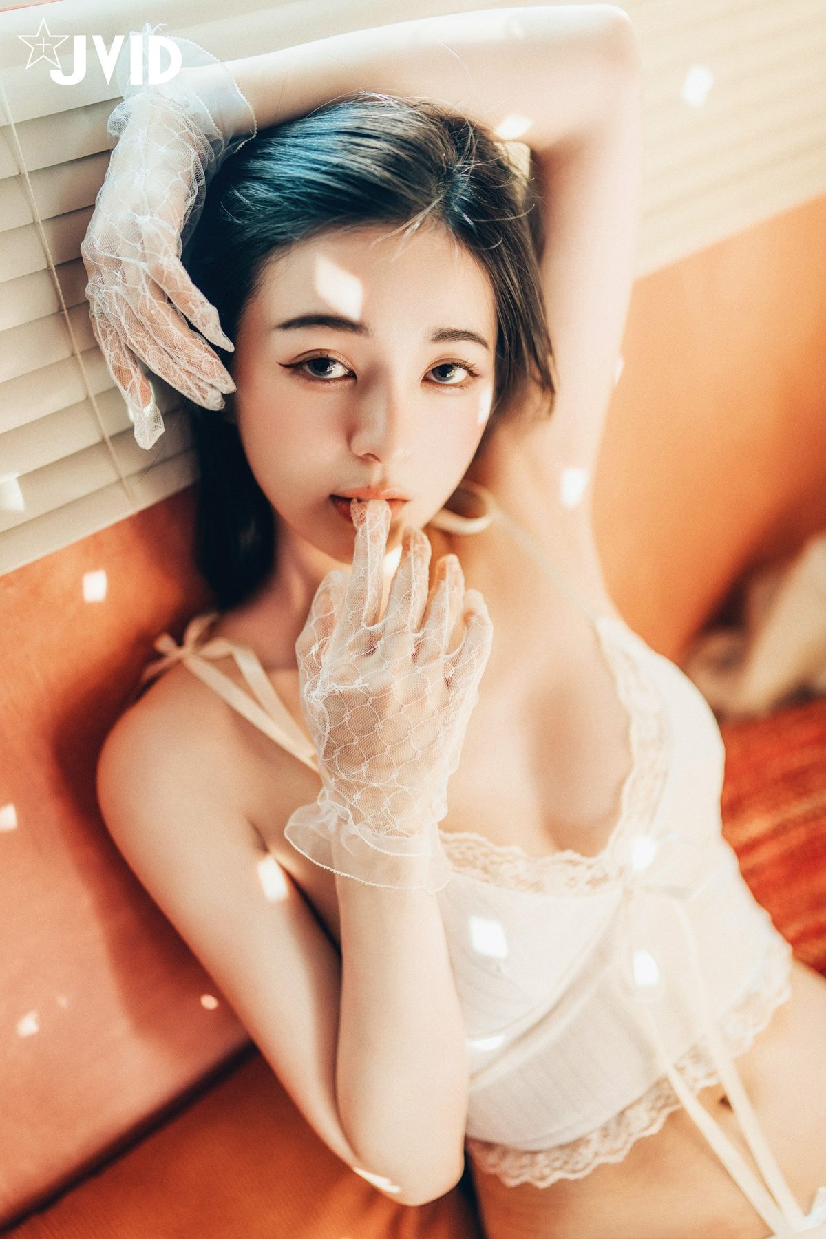 JVID Chen Chen 辰辰 – 巨乳娇妻 C