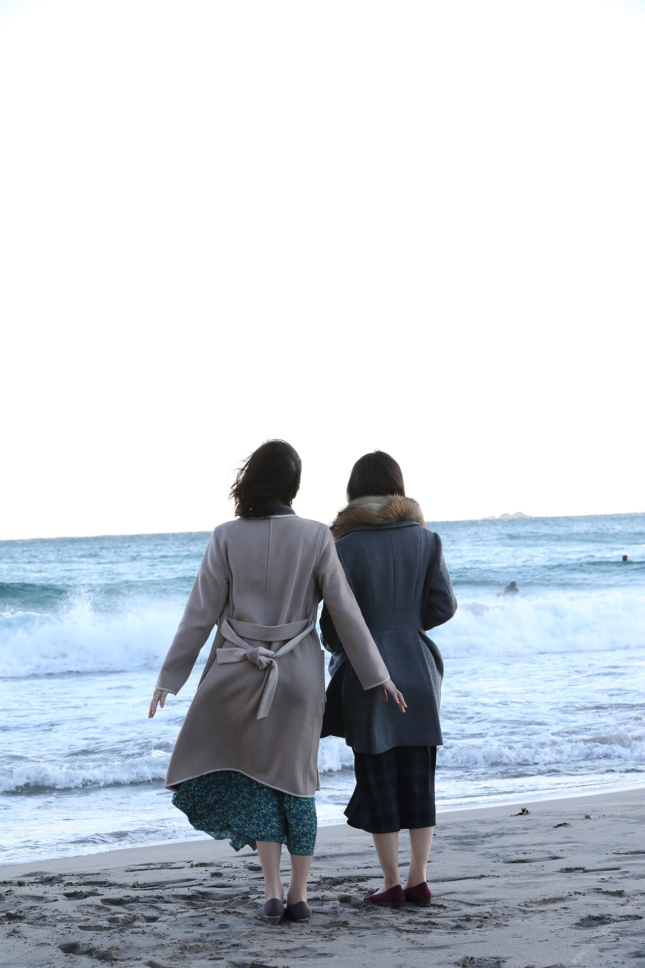 美乃すずめ 小野夕子, 週刊ポストデジタル写真集 神戸の女ＶＳ湘南の女 愛をちょうだい Set.04 [26P]