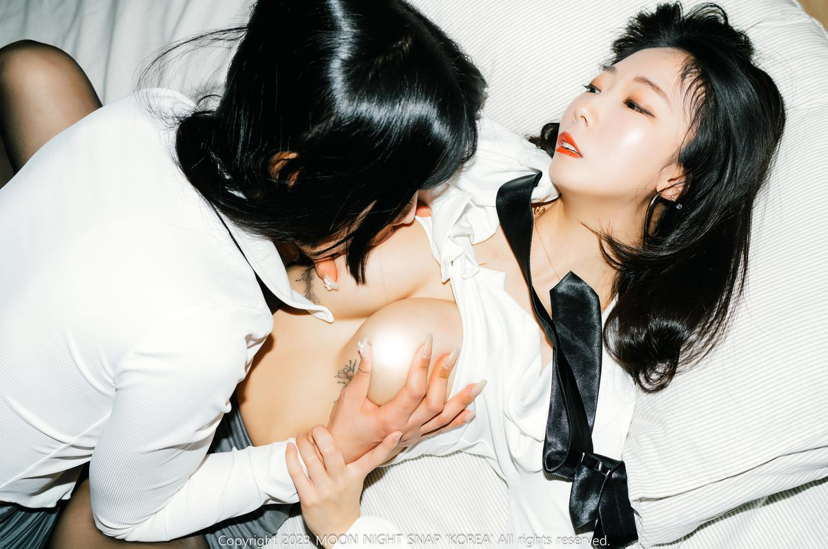 Moon Night Snap Mona 모나 And Jucy 쥬시 – Stick