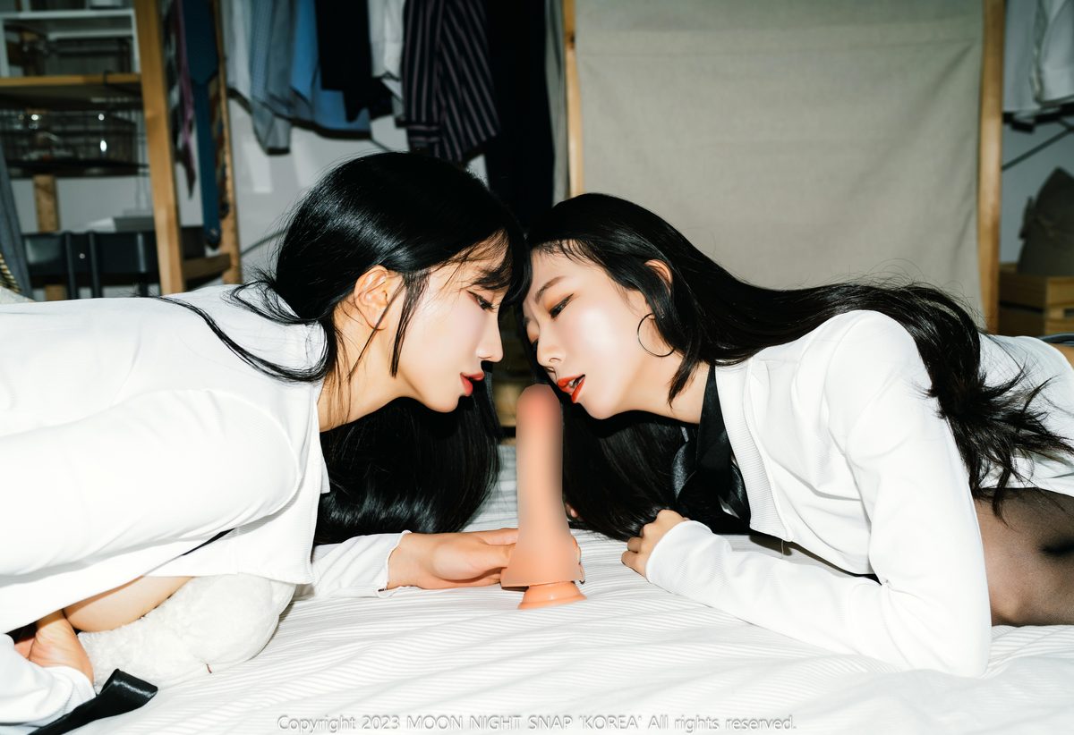 Moon Night Snap Mona 모나 And Jucy 쥬시 – Stick