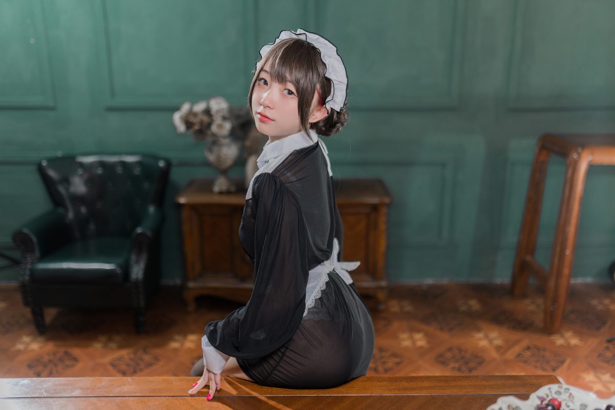 Coser@花铃 - 黑丝透明短裙女仆