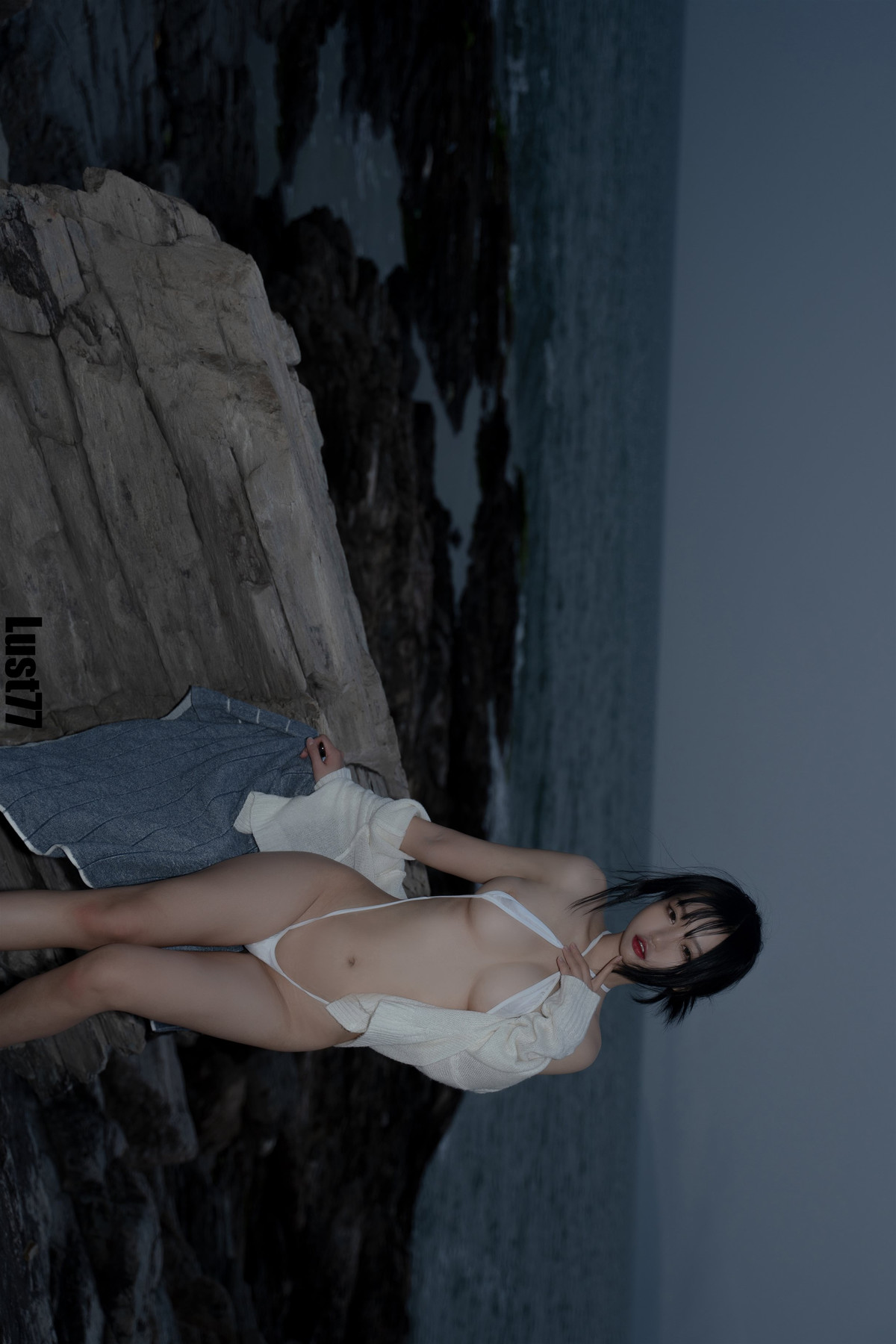 Cosplay 柒柒要乖哦 礁石海岸 Rocky Coast [58P]