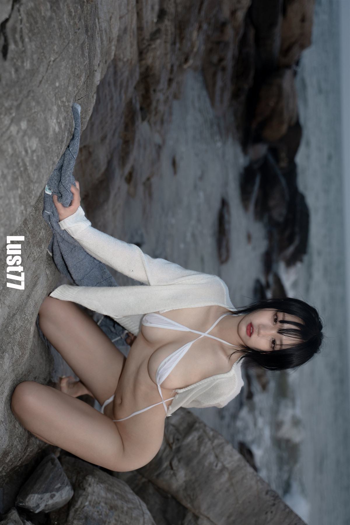 Cosplay 柒柒要乖哦 礁石海岸 Rocky Coast [58P]