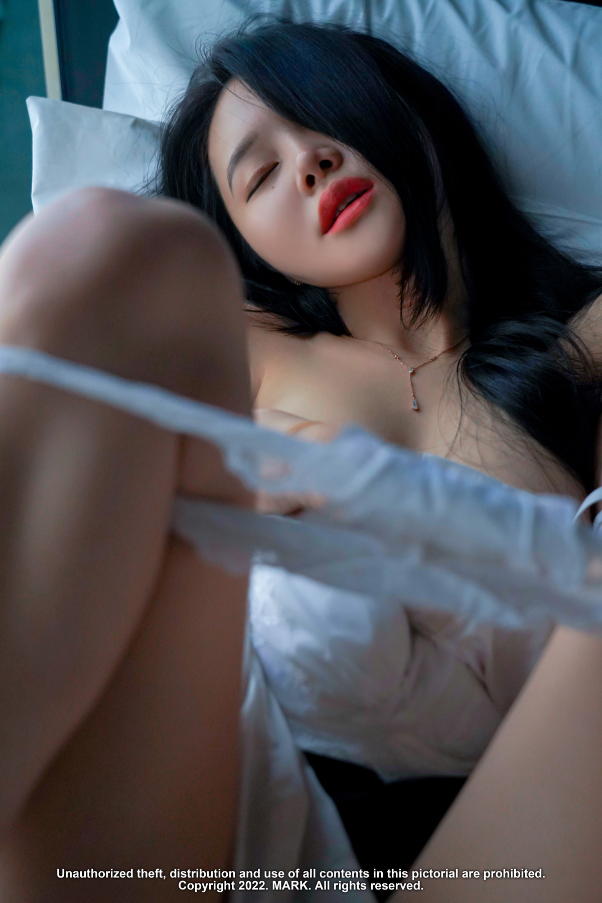 Inah 이나, [Lilynah] Vol.02 Inah x Mark Set.02 [49P]