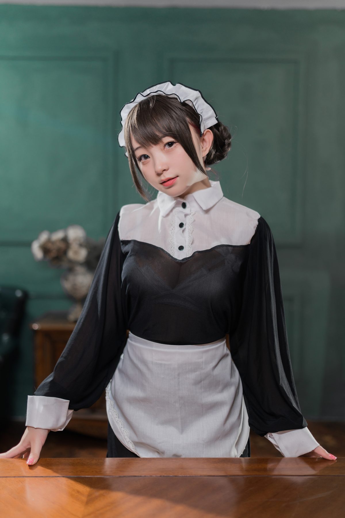 Coser@花铃 - 黑丝透明短裙女仆