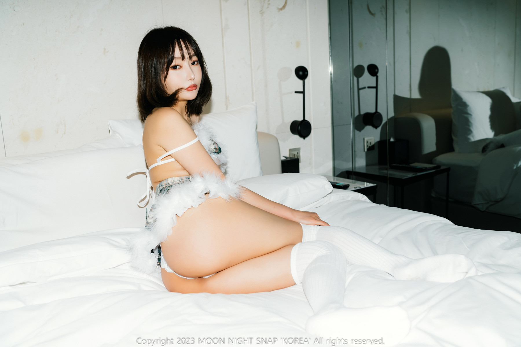 Jucy 쥬시, [Moon Night Snap] Mature Rabbit Set.01 [70P]