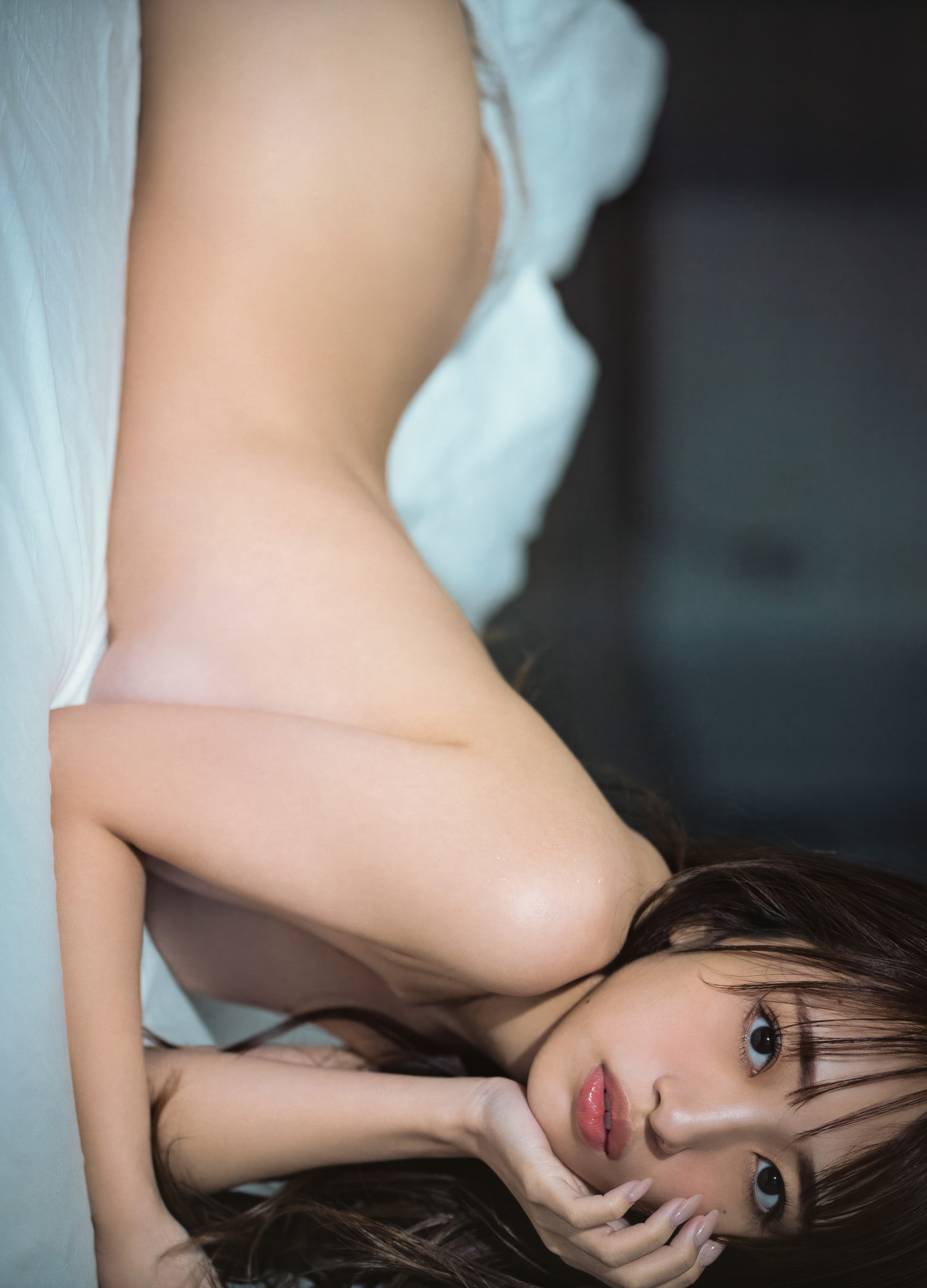 Mion Mukaichi 向井地美音, ファースト写真集 『 胸騒ぎの正体 』 Set.03 [34P]