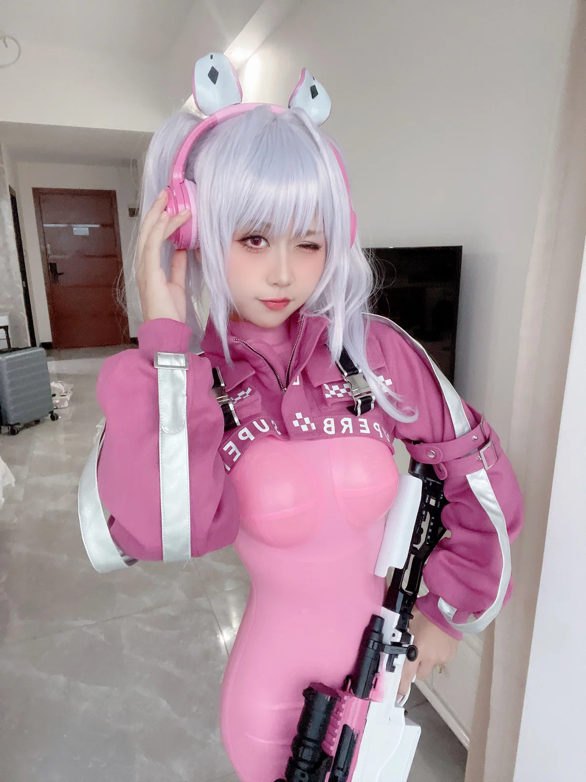 阳光美少女萌芽儿o0爱丽丝主题户外性感粉红连体衣紧身秀凹凸身材撩人诱惑写真 [108P]