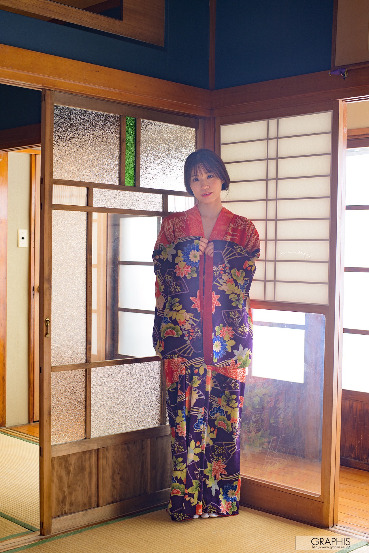 Nana Miho 未歩なな, [Graphis] Gals 「VIVACIOUS」 Vol.03 [24P]