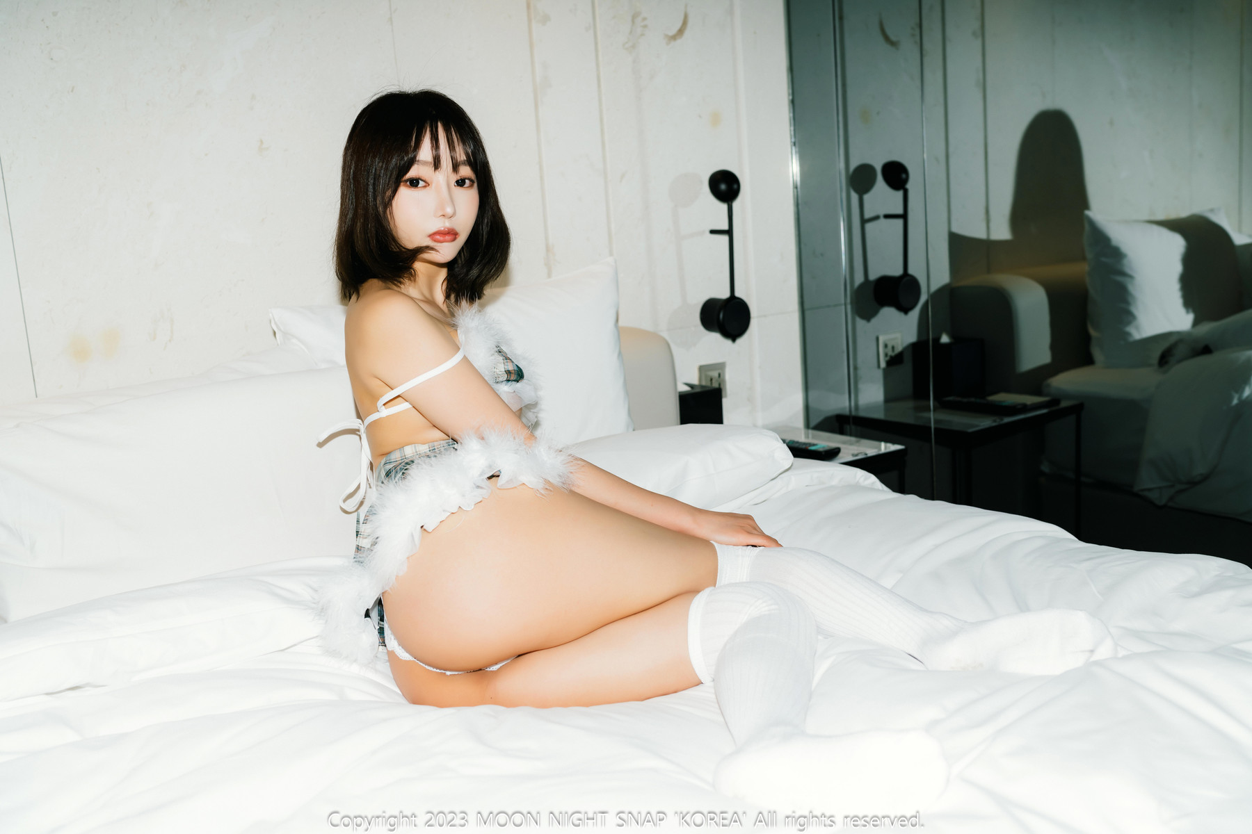 Jucy 쥬시, [Moon Night Snap] Mature Rabbit Set.01 [70P]