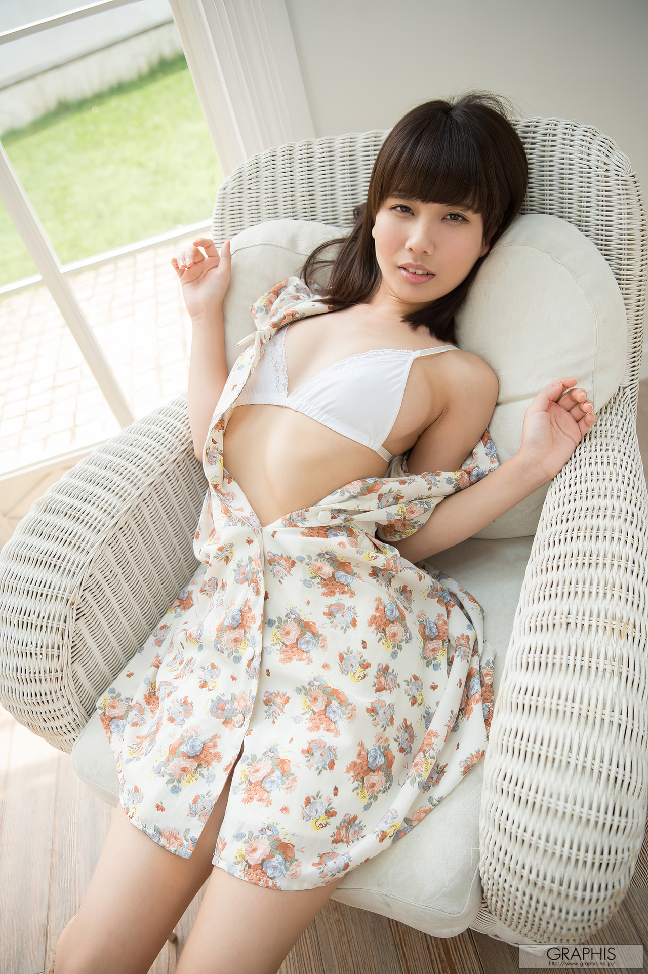 Mii Kurii 栗衣みい, [Graphis] First Gravure 初脫ぎ娘 Vol.01 [30P]