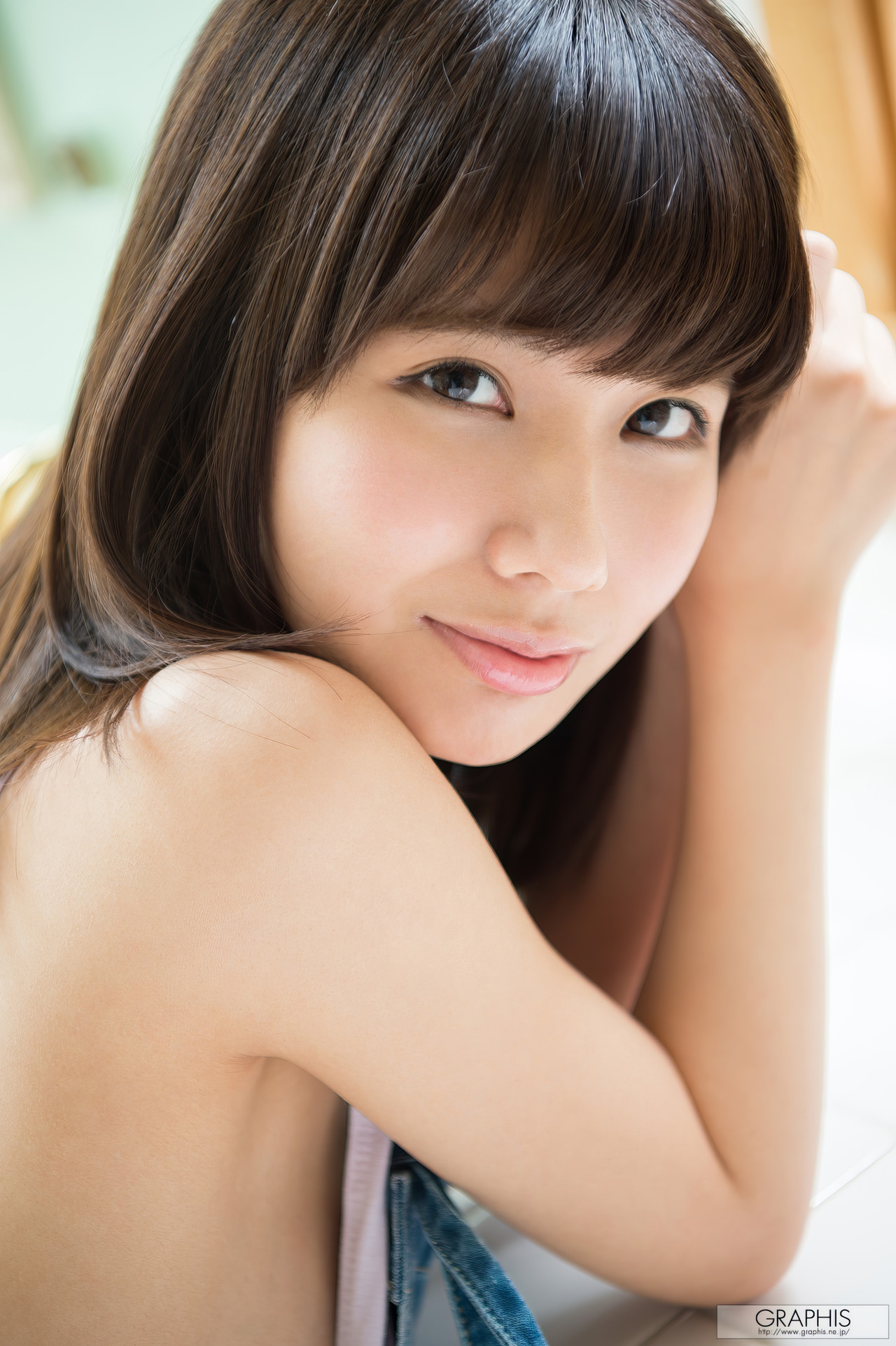 Mii Kurii 栗衣みい, [Graphis] First Gravure 初脫ぎ娘 Vol.03 [37P]