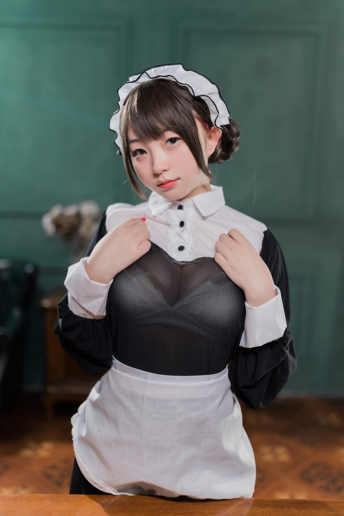 Coser@花铃 - 黑丝透明短裙女仆