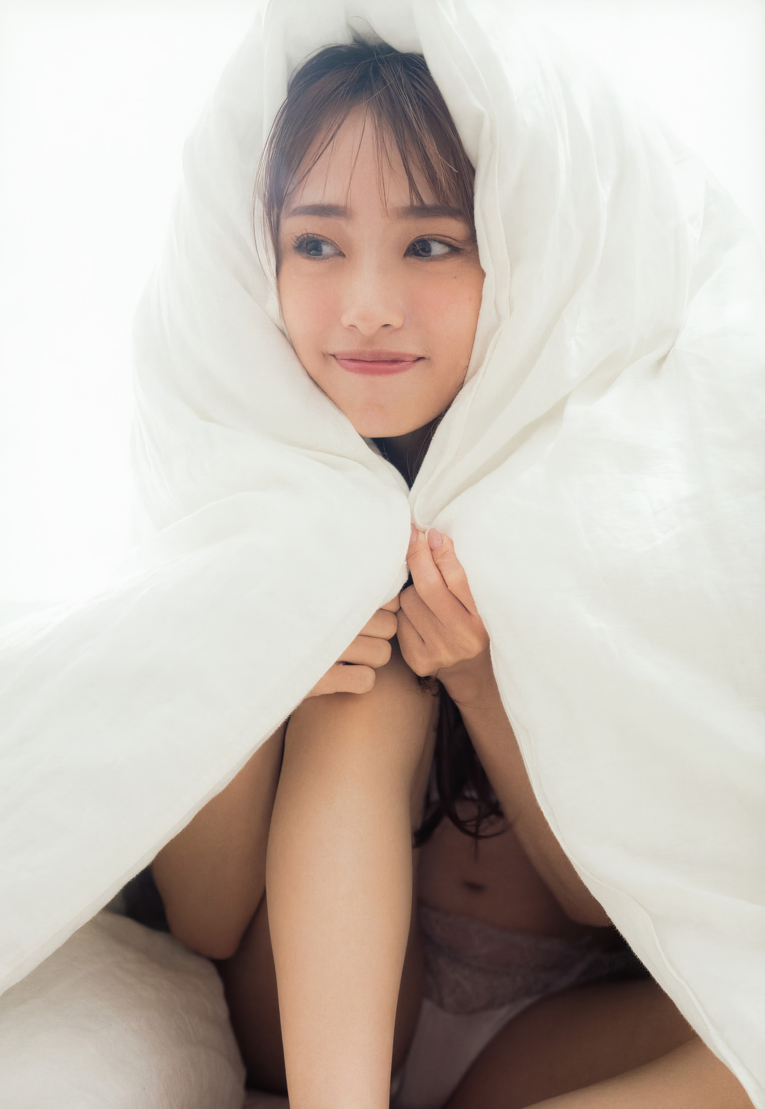 Mion Mukaichi 向井地美音, ファースト写真集 『 胸騒ぎの正体 』 Set.03 [34P]