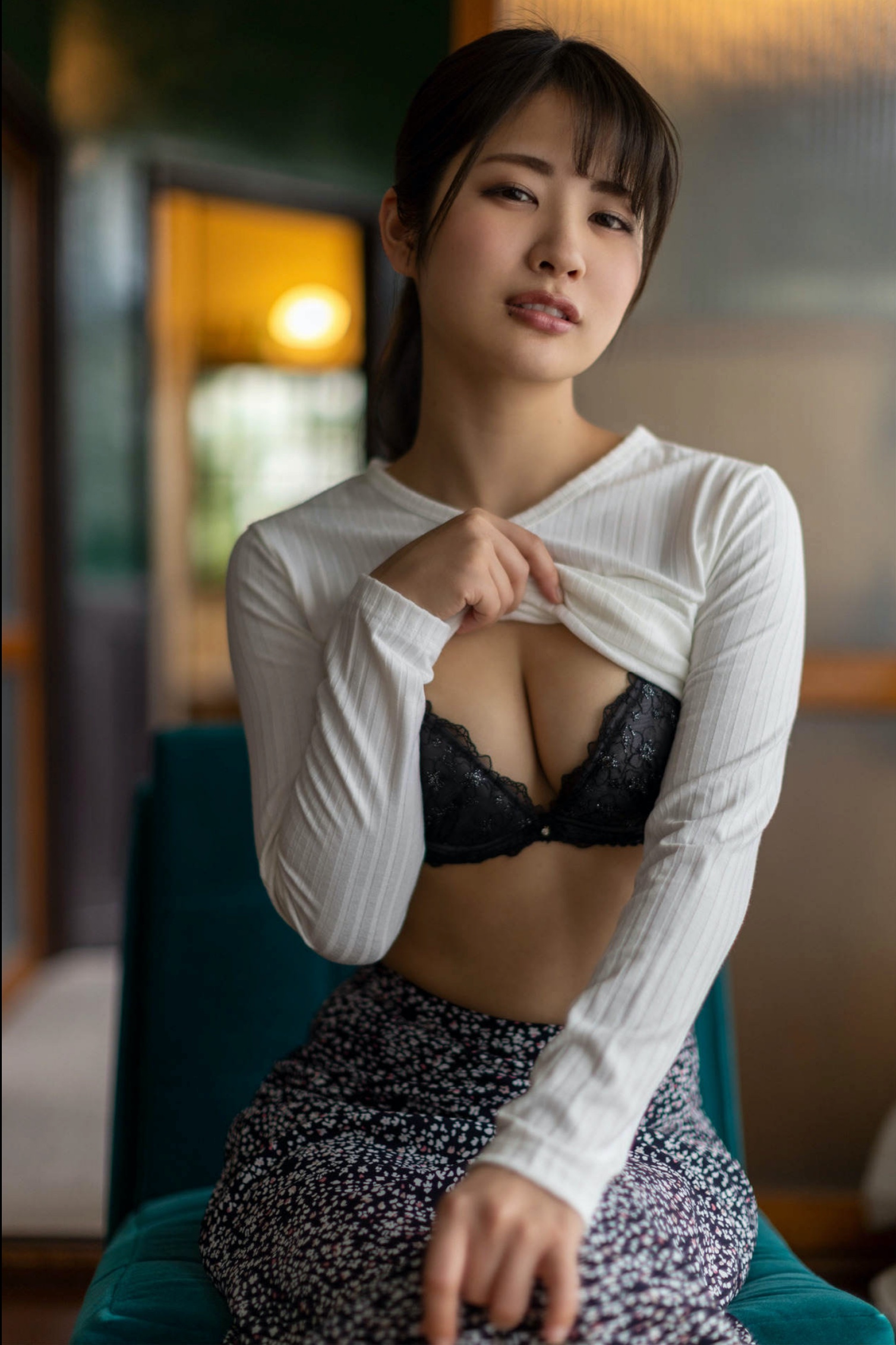 Aoi Mizutani 水谷あおい - Blue sunbeams 苍い木漏れ日