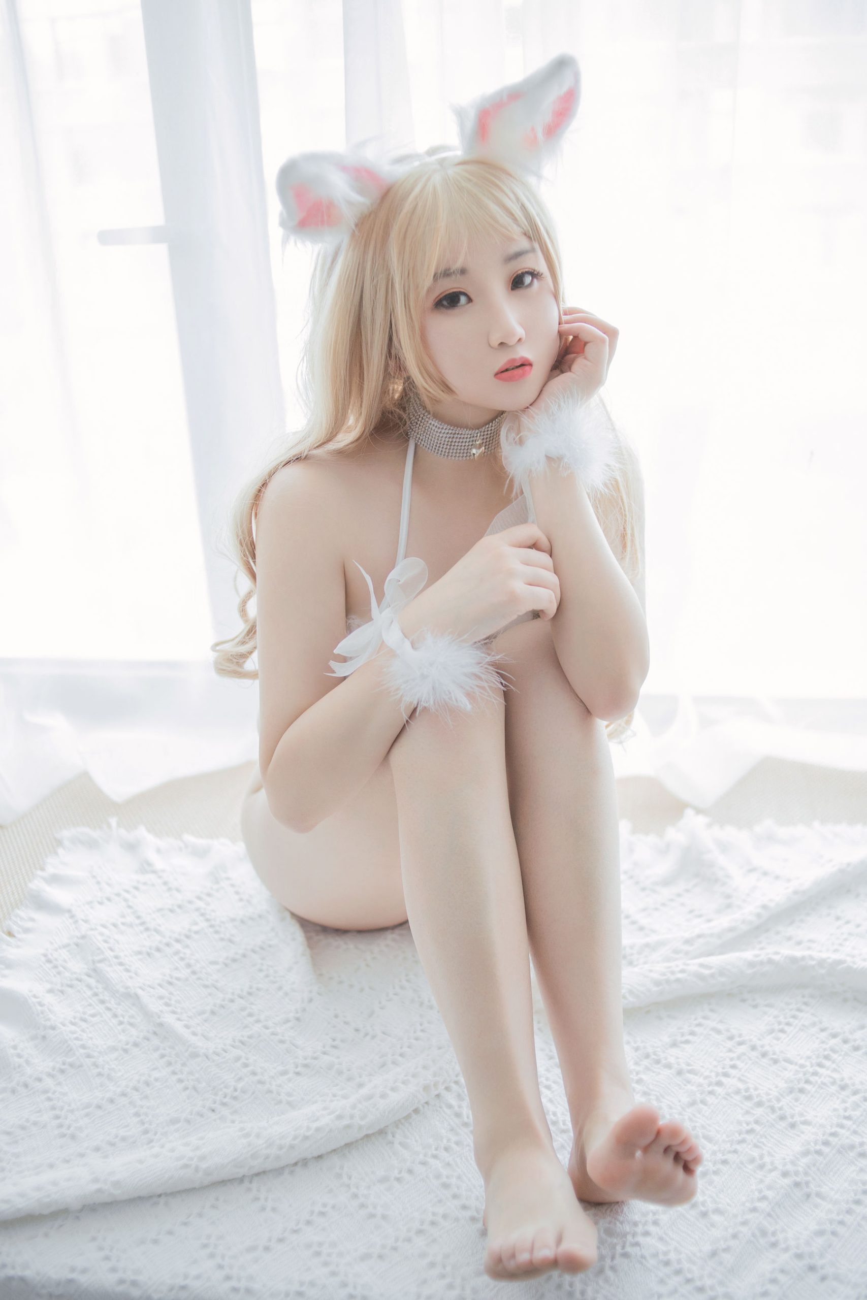 美美丘比酱 – 白色小猫咪