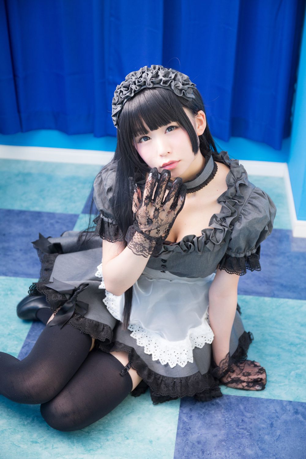 Coser@Akira Gray Maid Doll