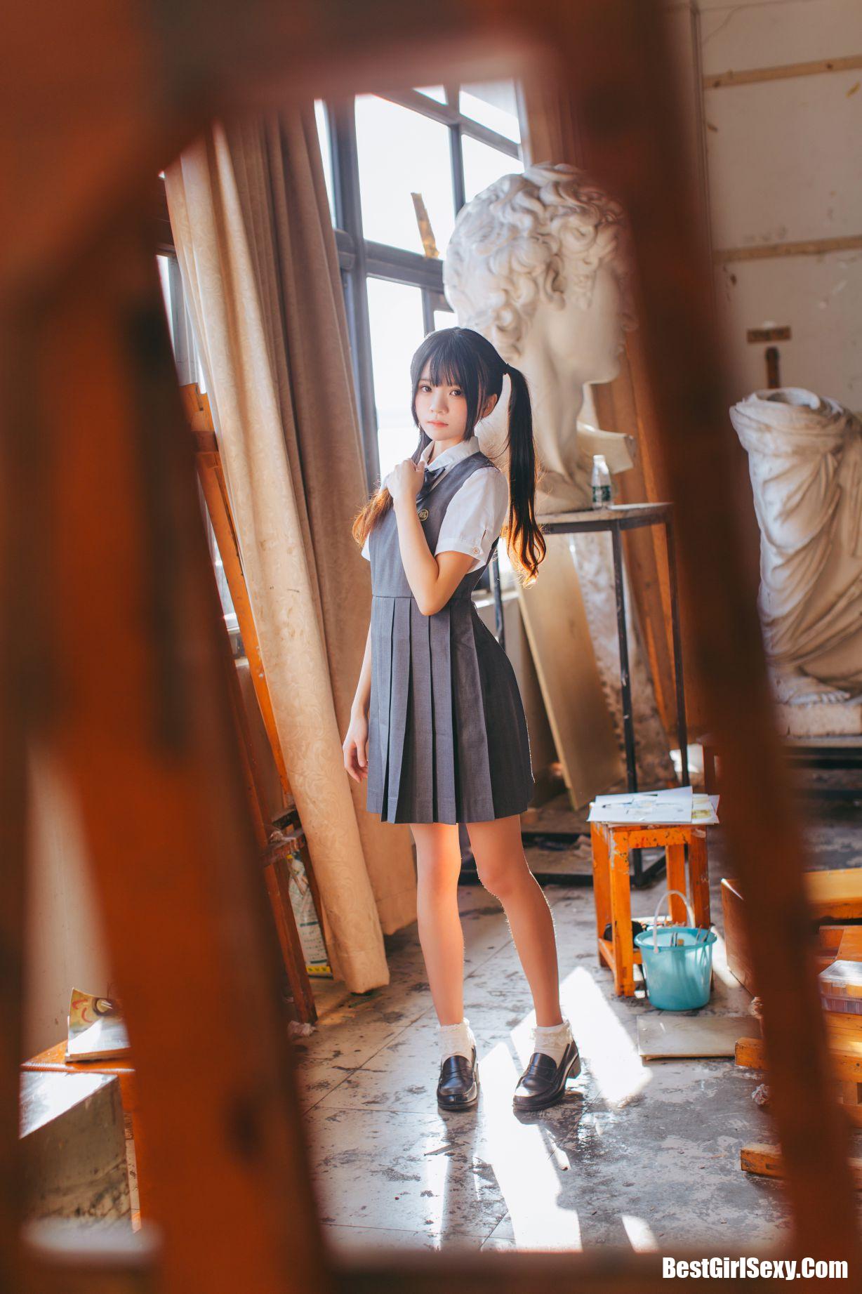 Coser@桜桃喵 Vol.028 画室少女