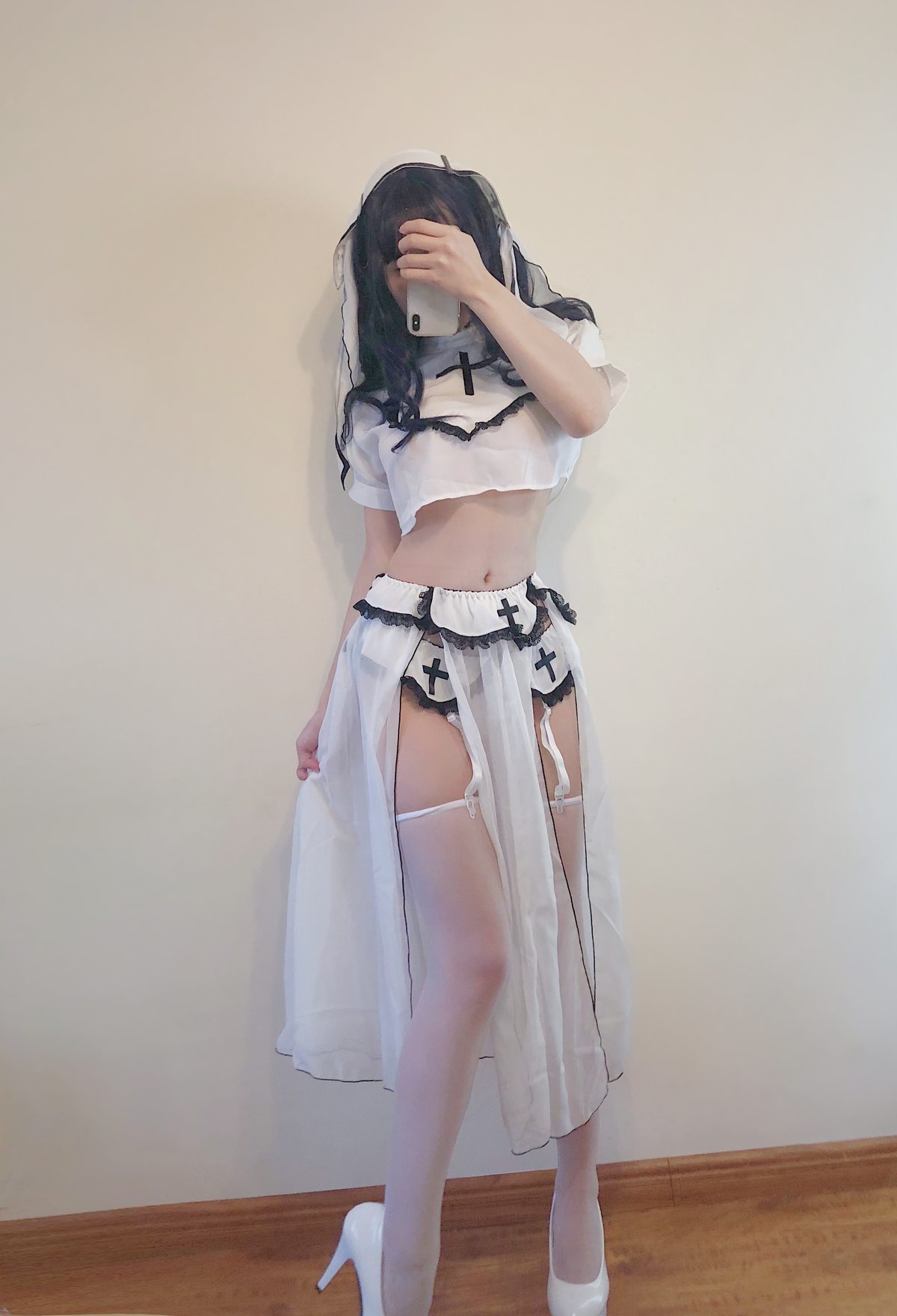 Coser@小仓千代w – 白色修女服自拍