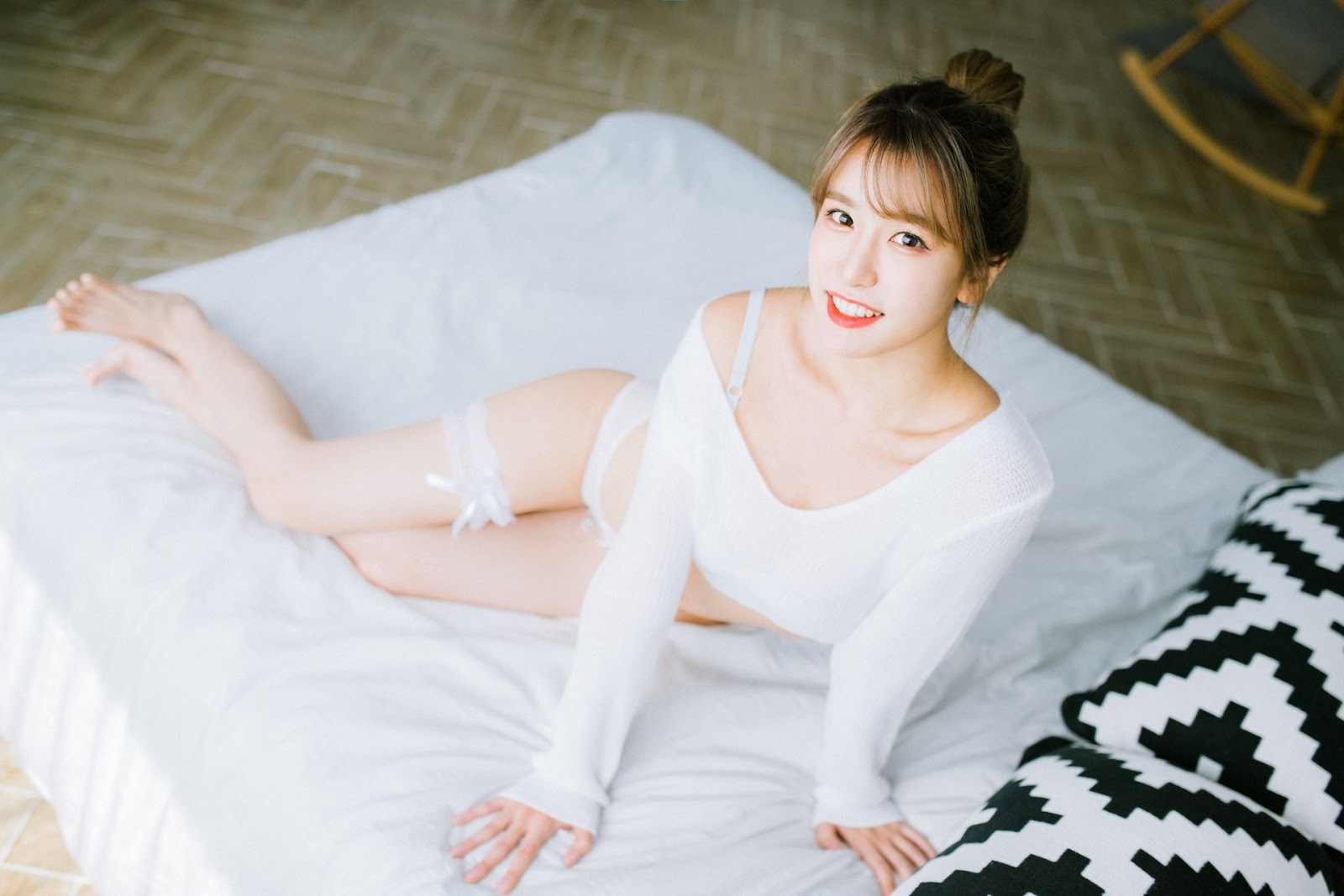 Lee Ahrin 이아린, [Moon Night Snap] The present Chapter.03 [37P]