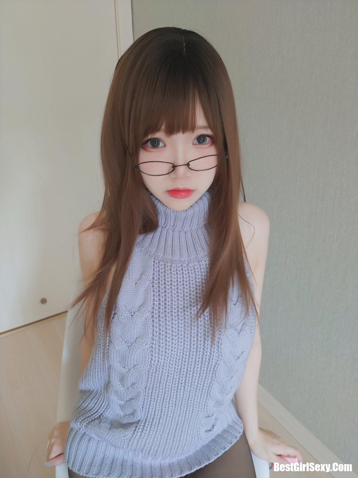 Coser@雪晴Astra Vol.021 黑丝漏背毛衣