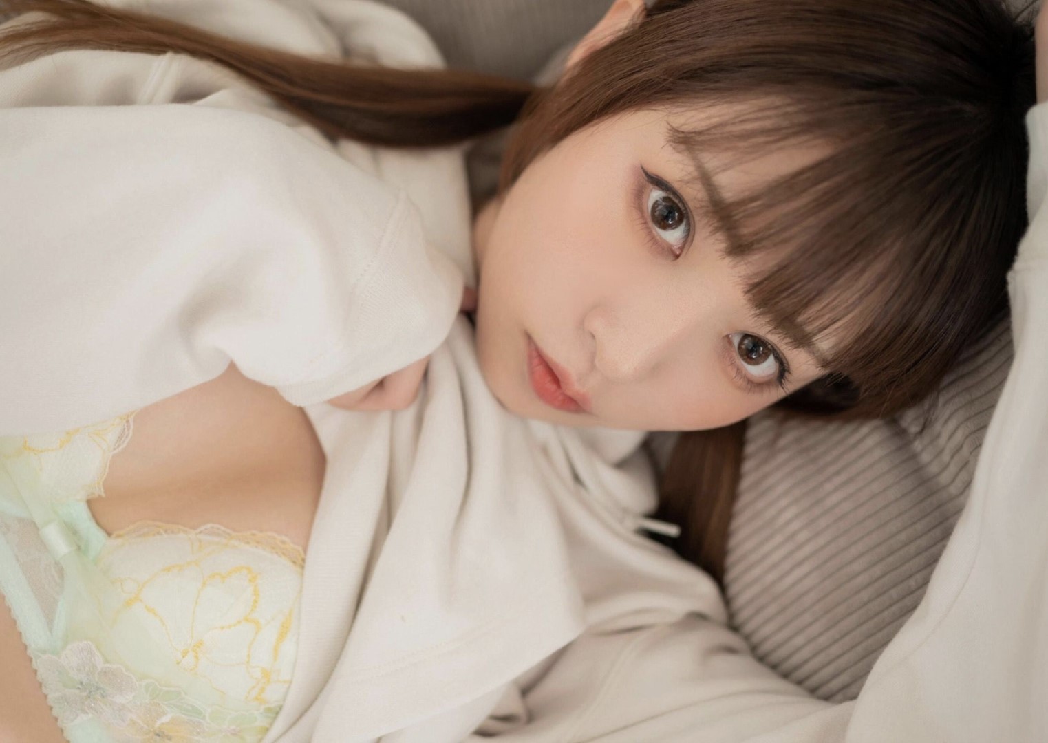 スカート を約100回めくれる本 vol.24 有川紗雪 [161P]
