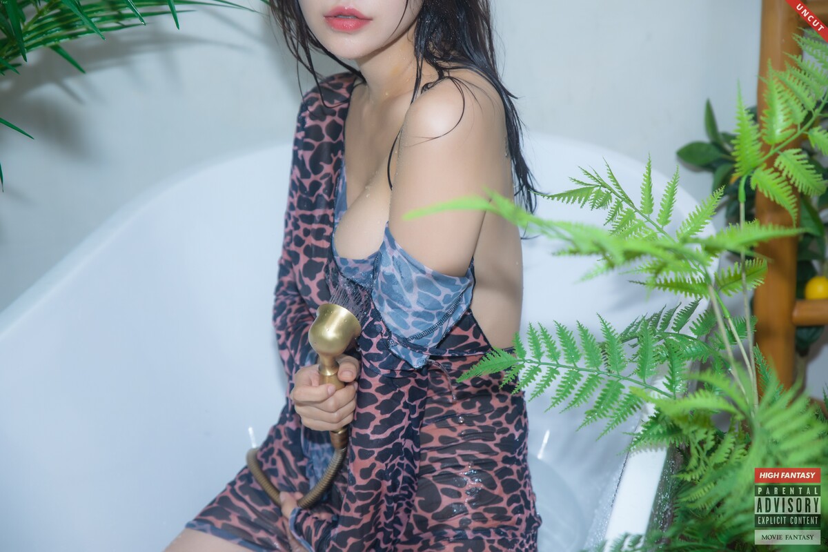 HIGH FANTASY Lee Seol - Vol.5 Uncut Shower In Jungle [44P]