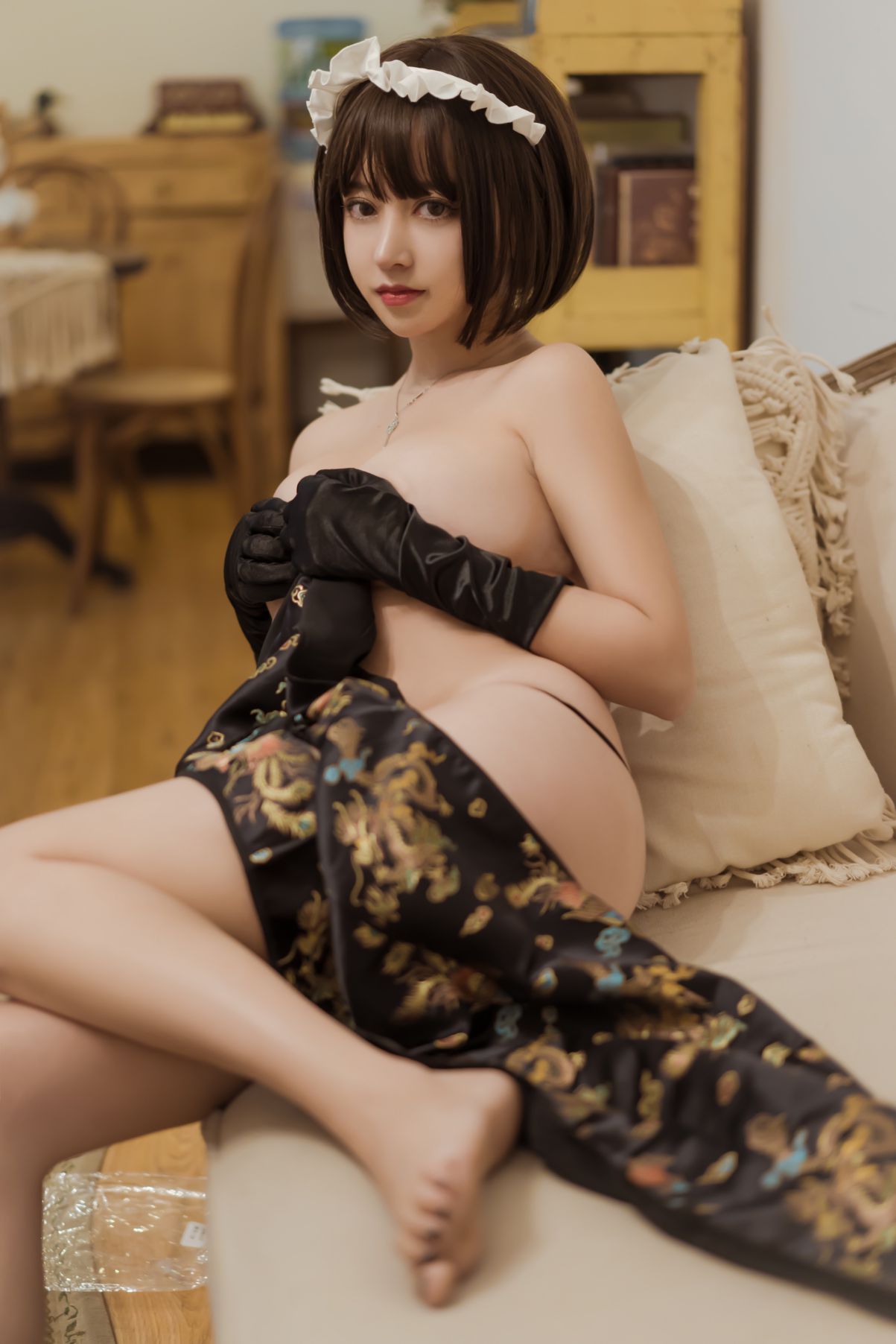 Coser@过期米线线喵 黑丝旗袍