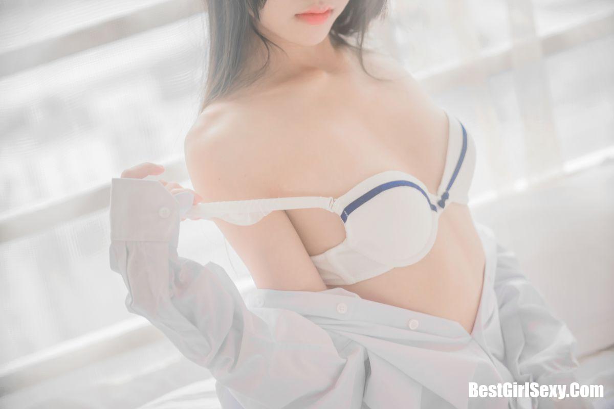 Coser@桜桃喵 Vol.072 白衬衫散发