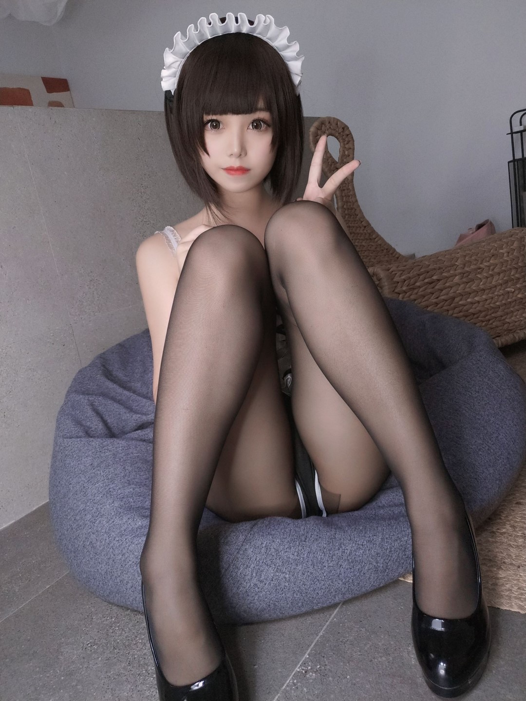 蜜汁猫裘 NO.054 女仆 [42P]
