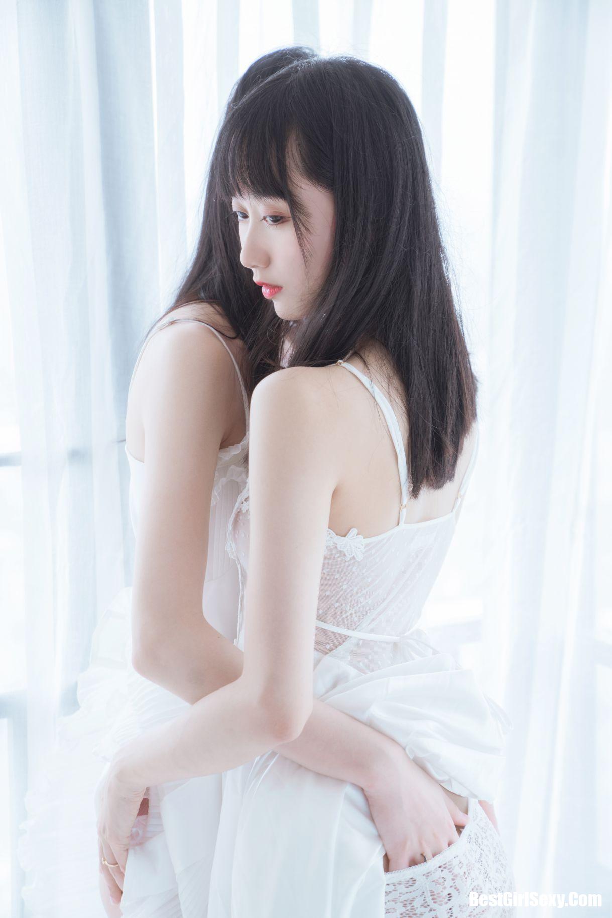 Coser@桜桃喵 Vol.045 白色长裙