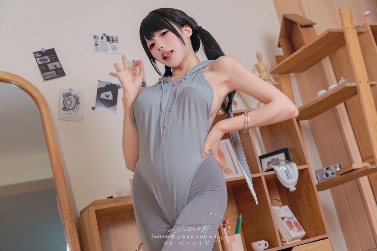 Coser@黏黏团子兔 – 小灰兔