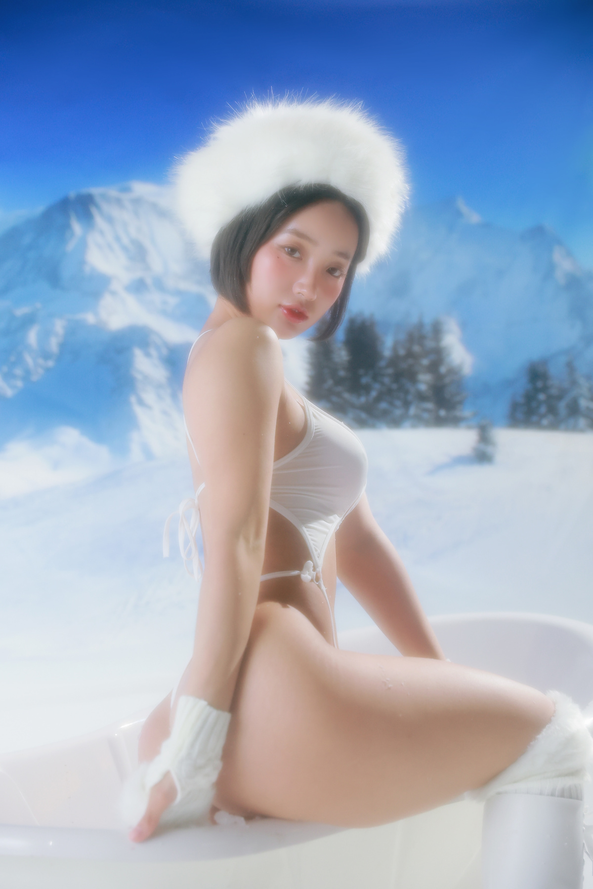 Booty Queen 엉덩퀸, [Pinkpie] The Hot Body of a Lost Girl in Snow Garden Set.02 [40P]