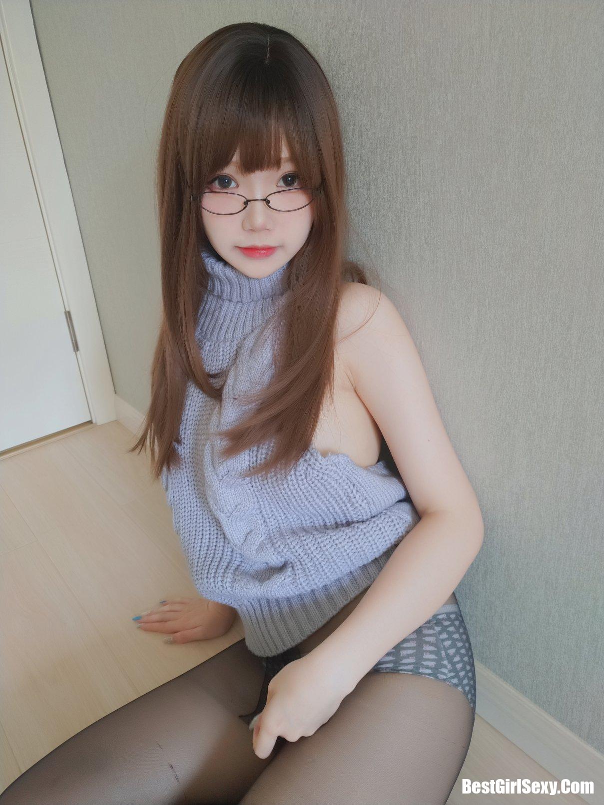 Coser@雪晴Astra Vol.021 黑丝漏背毛衣
