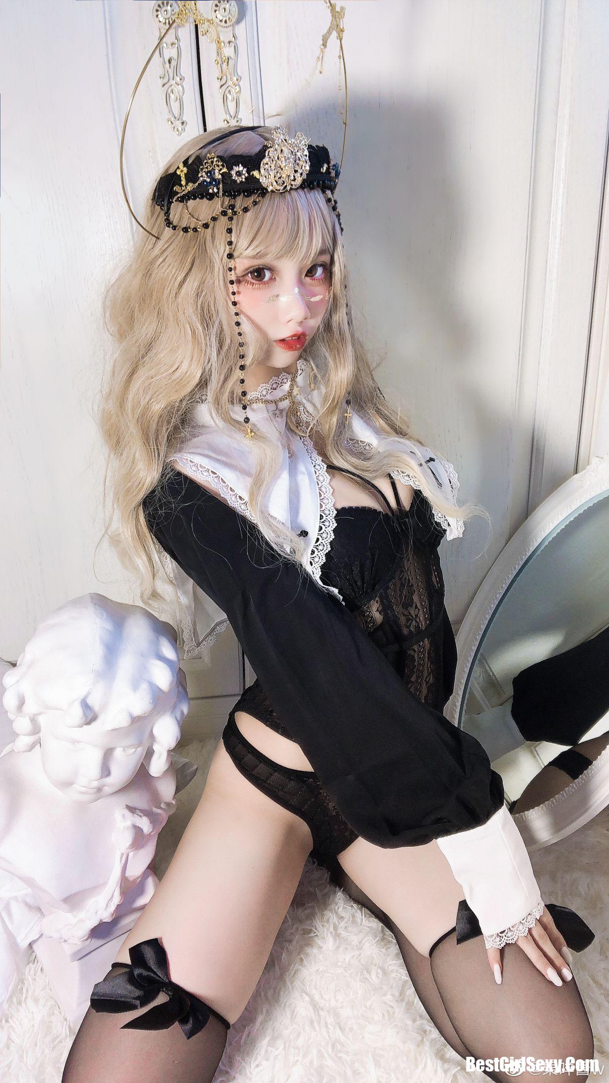 Coser@果咩酱w 微博图