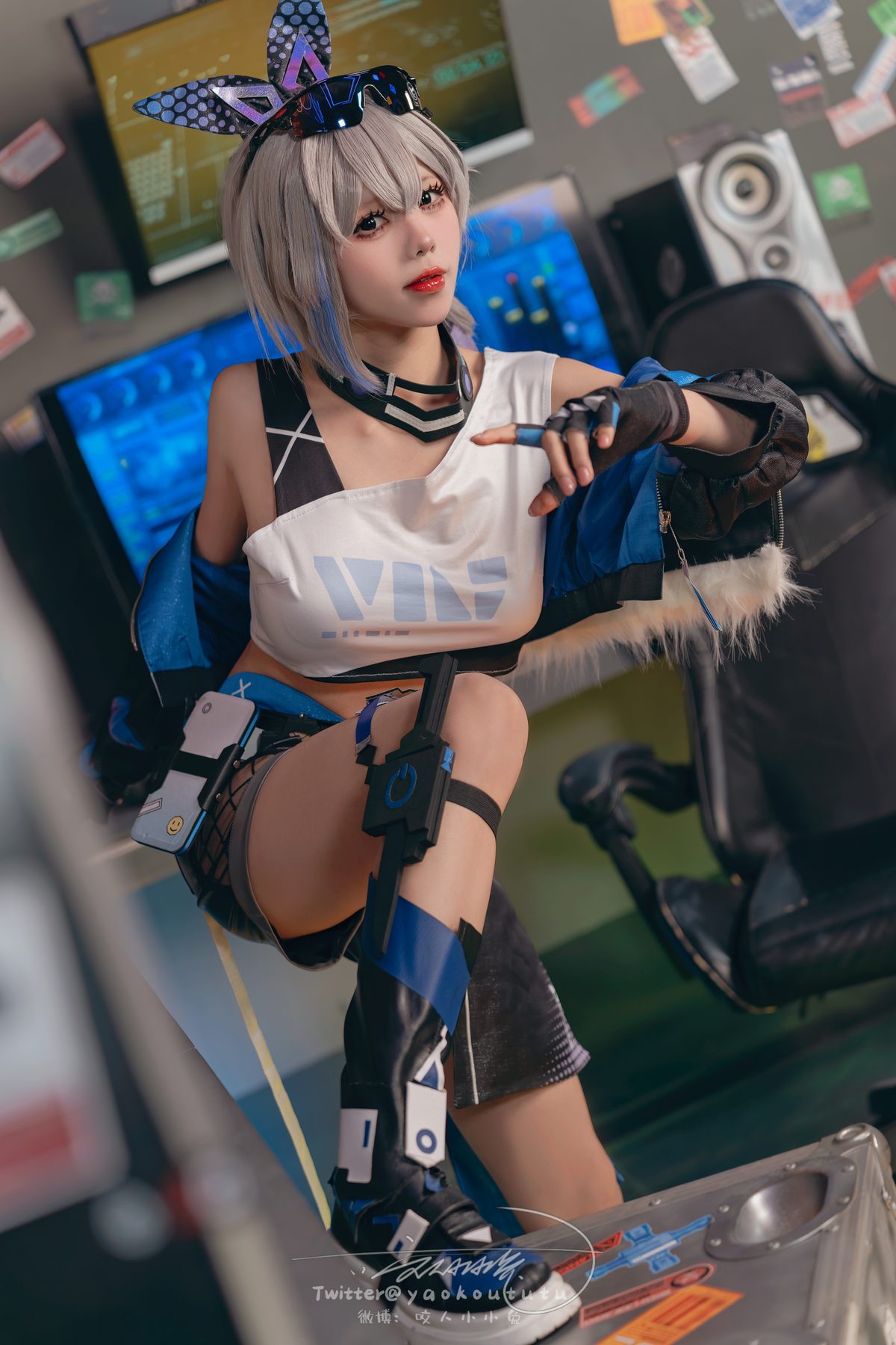 Coser@黏黏团子兔 – 崩铁·银狼Gentleman