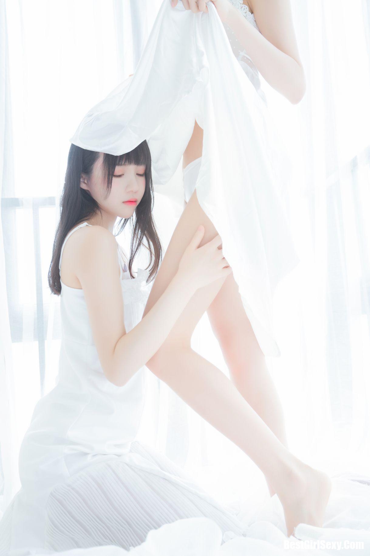 Coser@桜桃喵 Vol.045 白色长裙