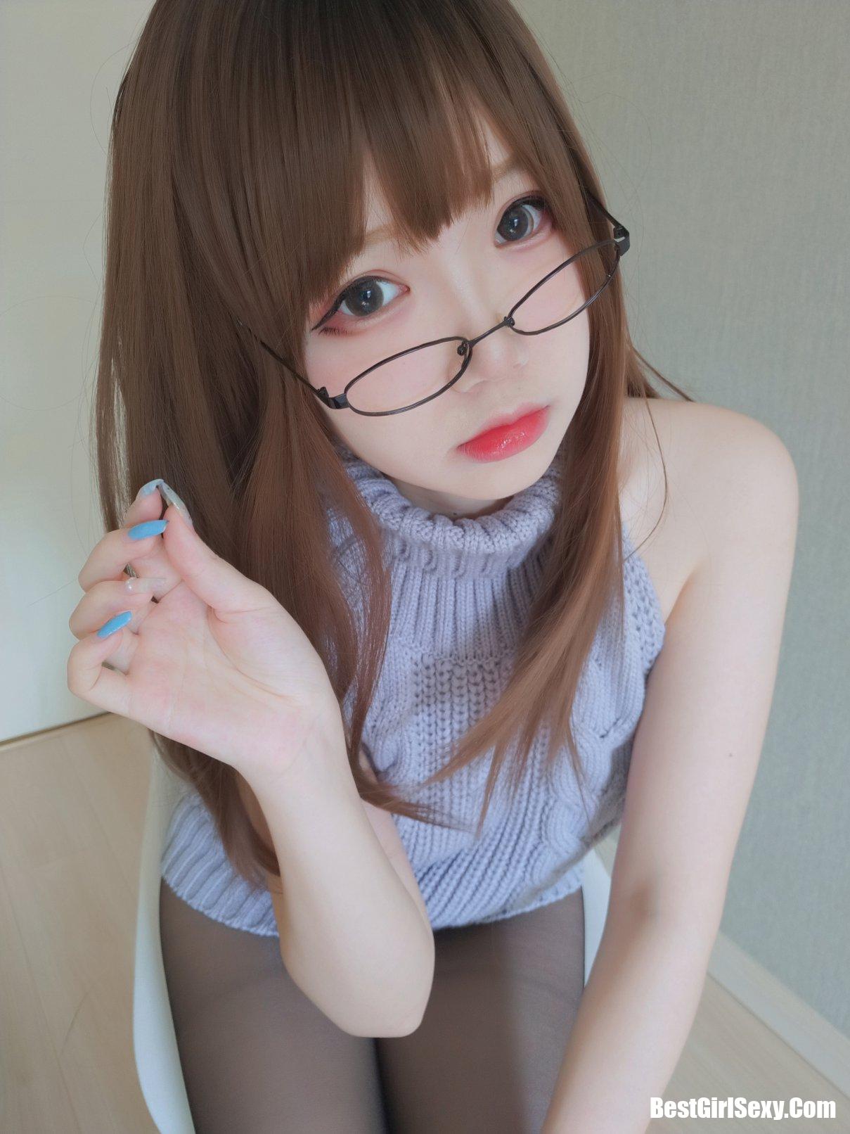 Coser@雪晴Astra Vol.021 黑丝漏背毛衣